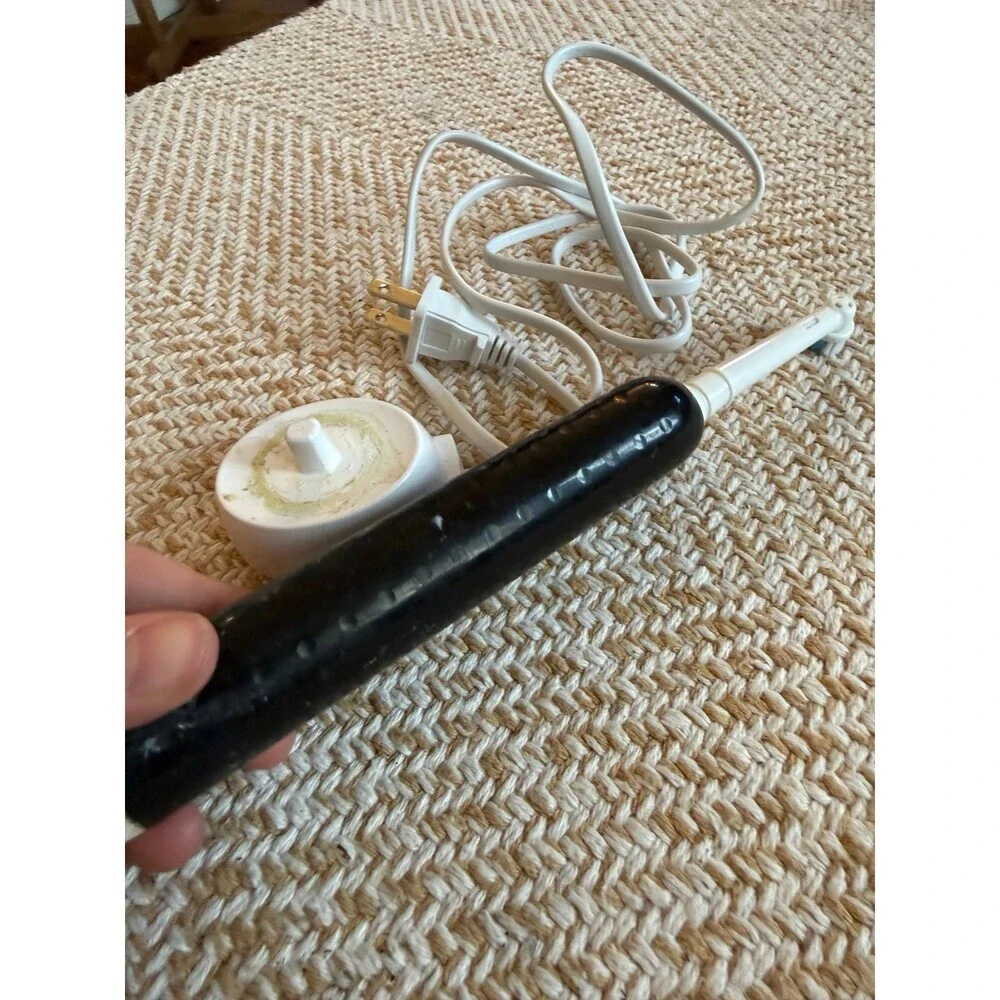 Oral-B Braun Rechargeable Electric Toothbrush with Charger